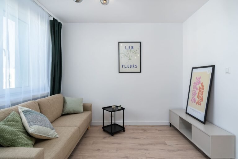 8 Things Professional Interior Designers Hate to See in a Small Living Room